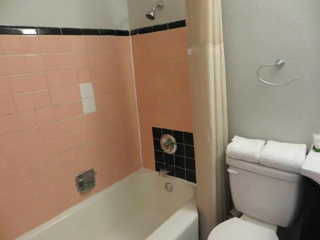 Motel Roulette